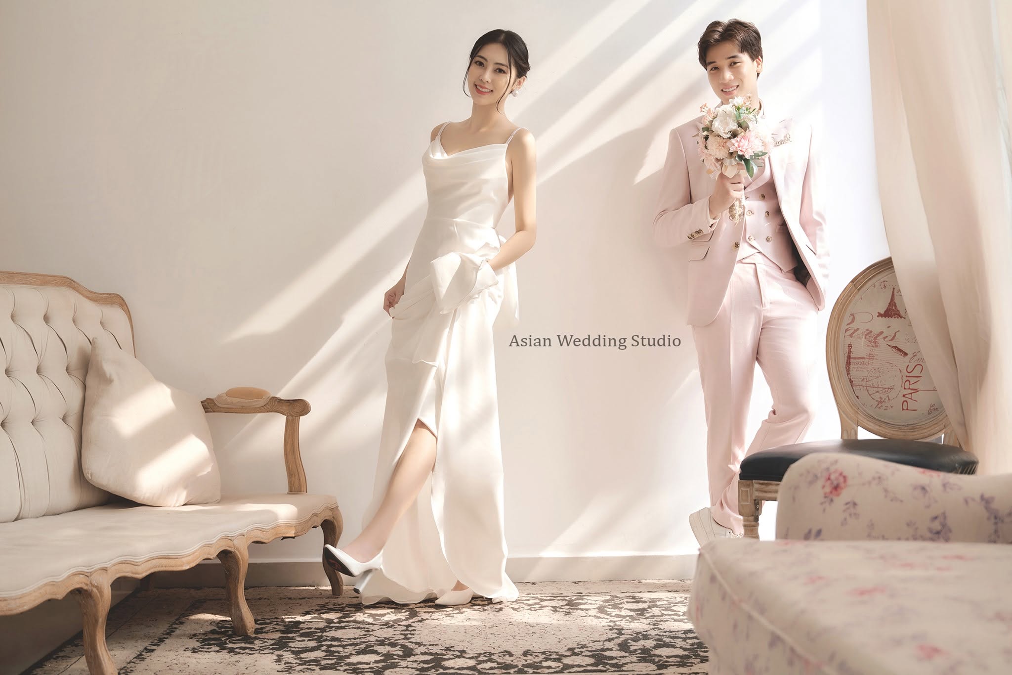 Cô dâu chú rể chụp ảnh cưới tại Asian Studio